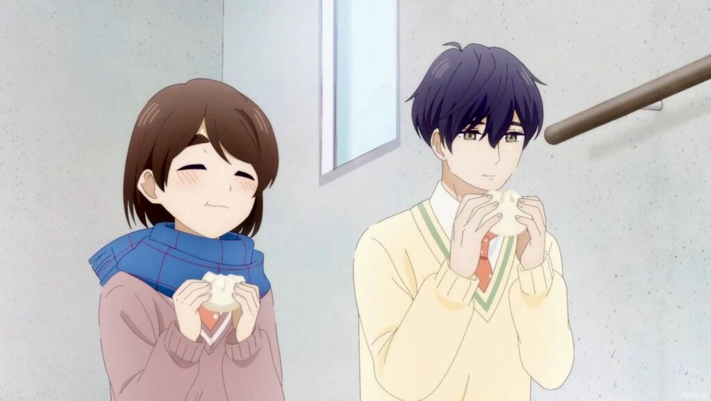 Hotaru eating porkbuns